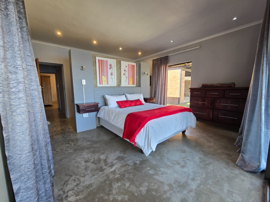 4 Bedroom Property for Sale in Viljoenskroon Rural Free State